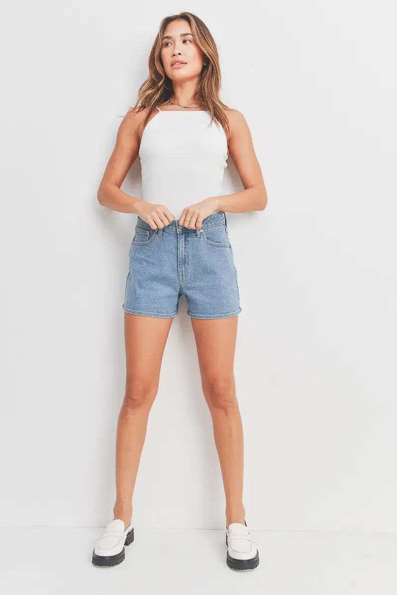 Shoreline Mom Shorts - Medium Wash