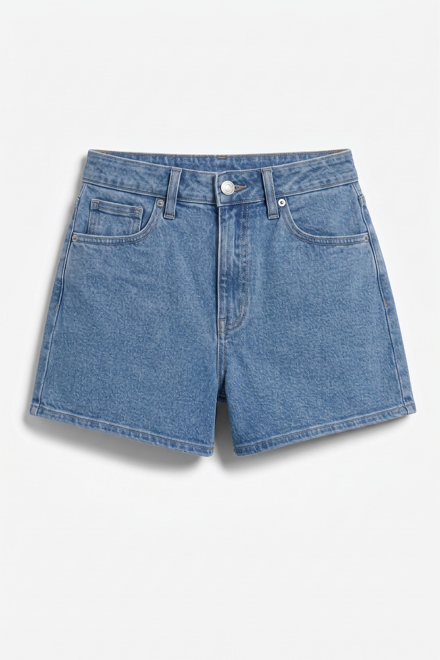 Mom Shorts - Medium Wash