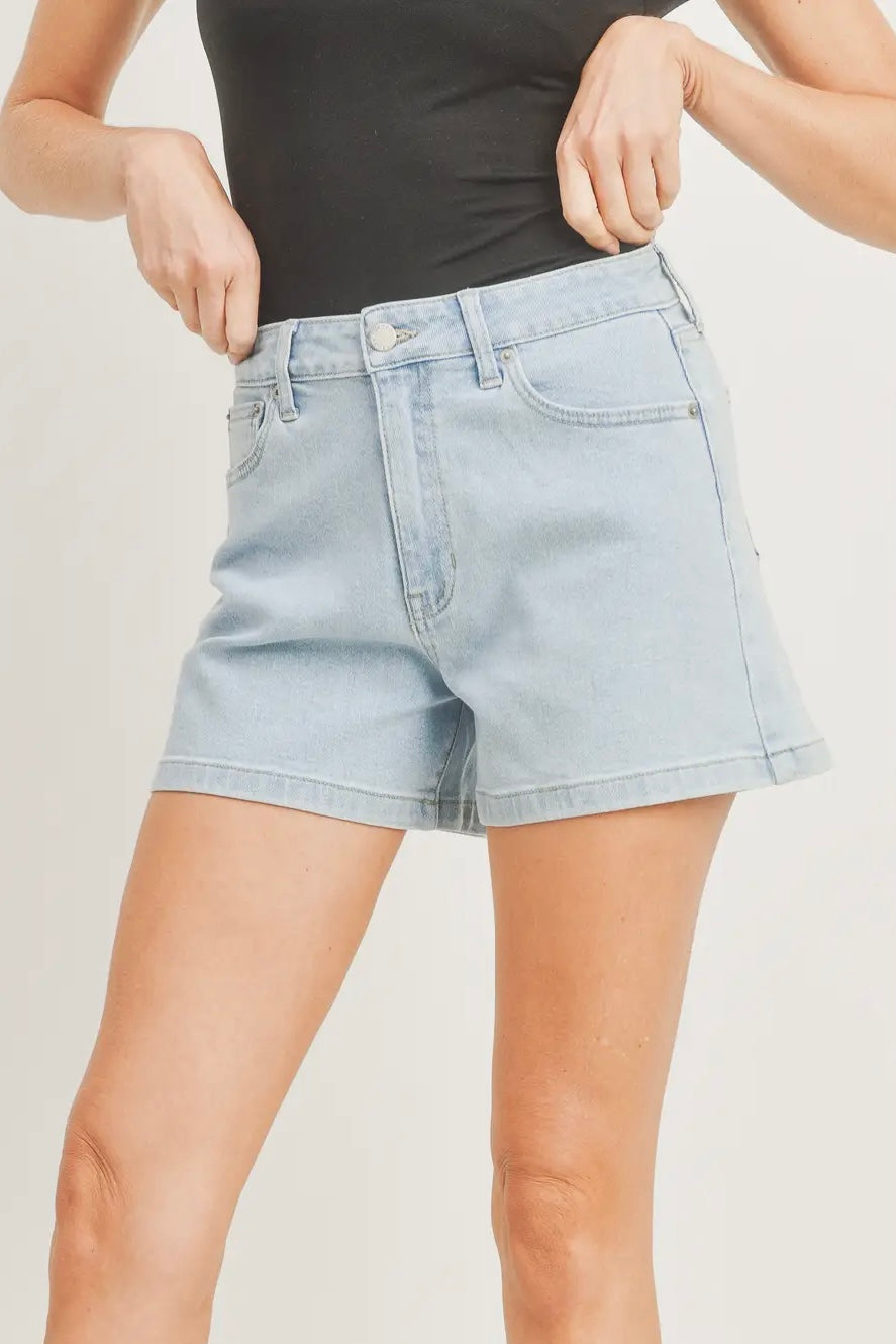 Shoreline Mom Shorts - Light Wash