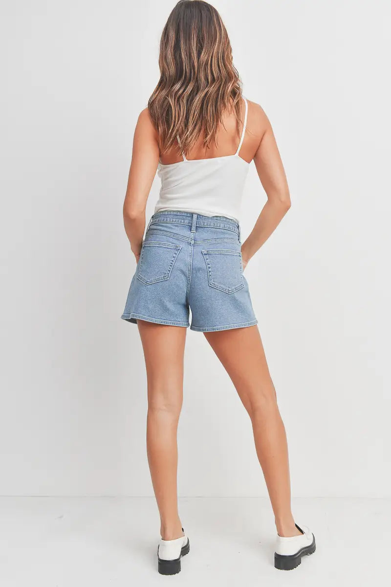 Shoreline Mom Shorts - Medium Wash