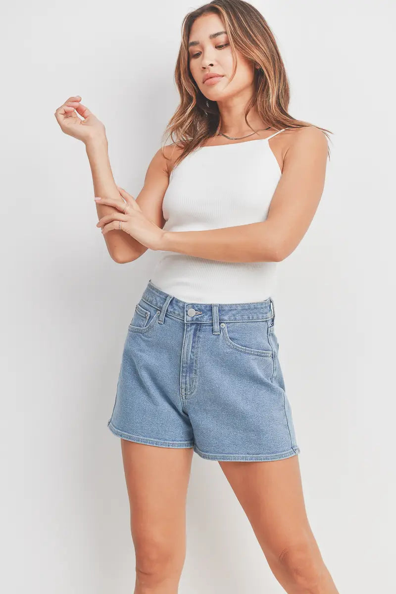 Shoreline Mom Shorts - Medium Wash